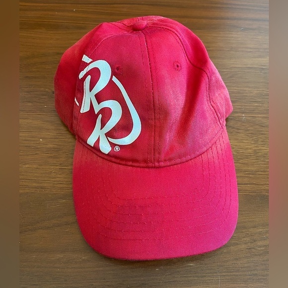 Red Robin Restaurant Hat - Picture 1 of 4
